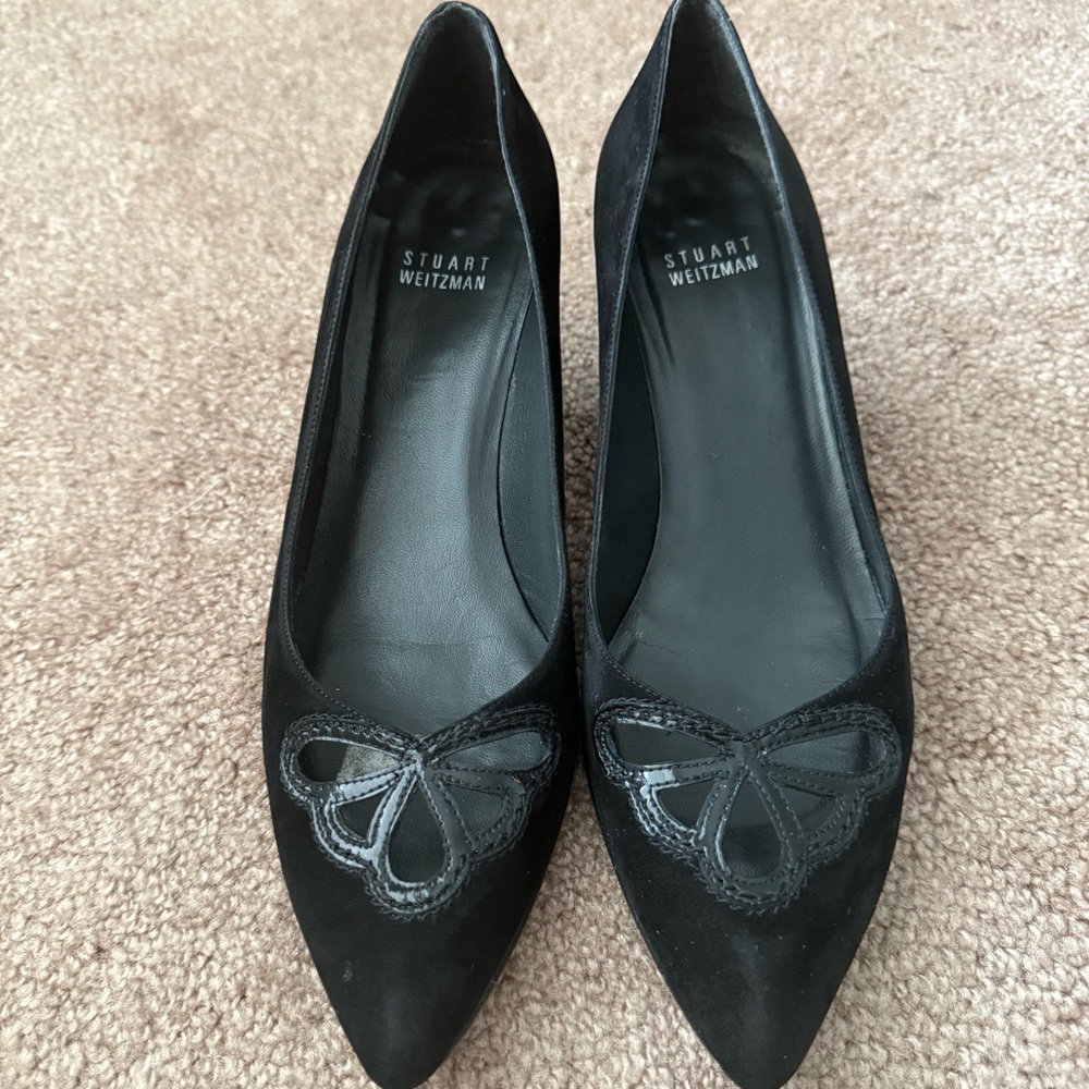 Stuart Weitzman Pointed Toe Kitten Heel Suede Pumps - Picture 2 of 12
